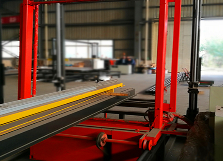 EPS Continuous Cutting Machine